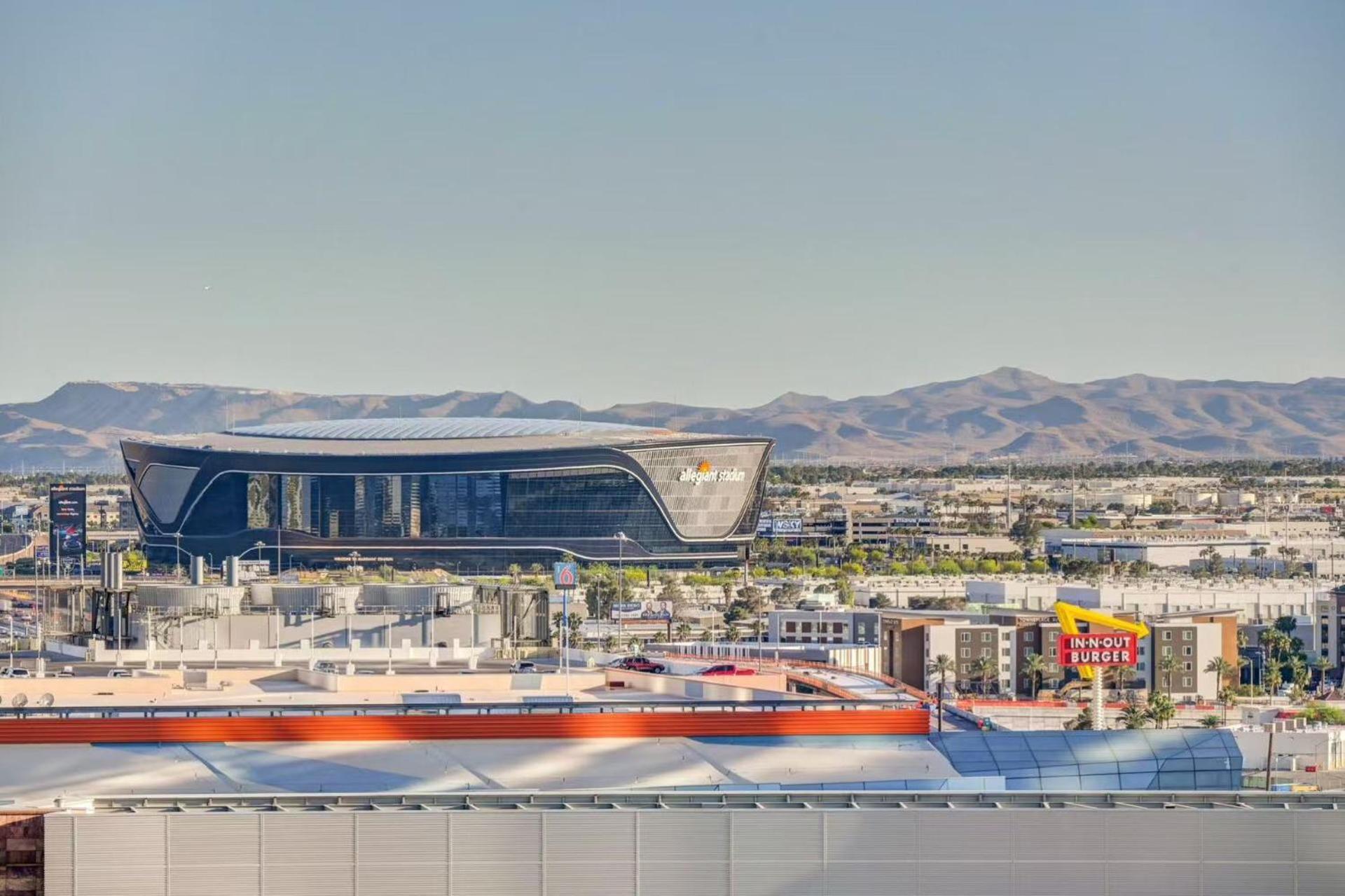 Luxurious Vdara High Rise Room, Skyline Views, King Bed, Free Valet, Smoke-free * Las Vegas
